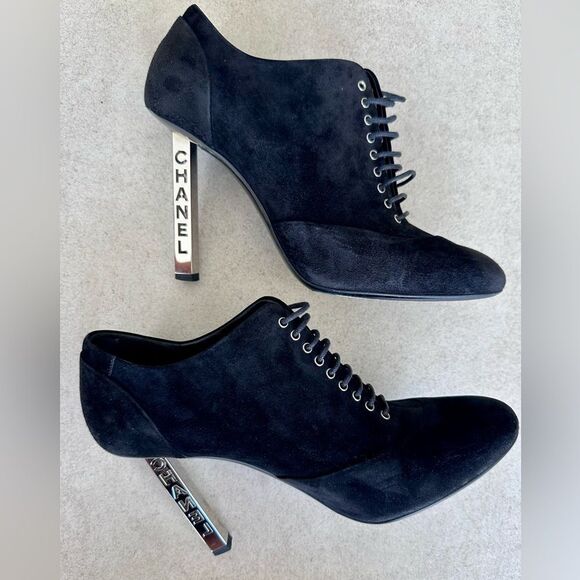 Chanel Logo Suede Lace Up Cap Toe Black Booties Metal Heel EU 38.5 C US 7.5-8 - Picture 9 of 10